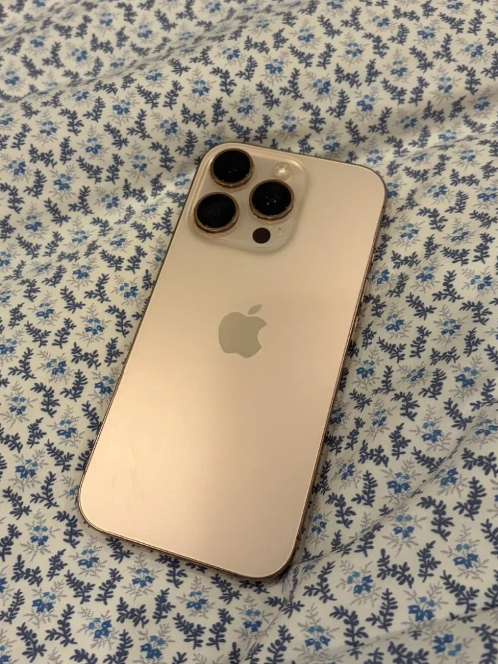 UNLOCKED iPhone 16 Pro, Desert Titanium